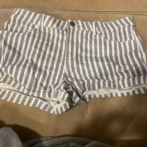 Striped women’s shorts size 8 brand: H&M